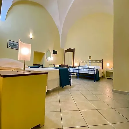 Ξενοδοχείο Al Pescatore & Restaurant 4*